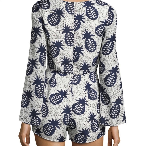 Lucca Pineapple Long Minimal Bell Sleeve Tie Neck Short Romper Size Large - Picture 9 of 10